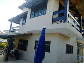 Uma casa de familia 4 Q com piscina